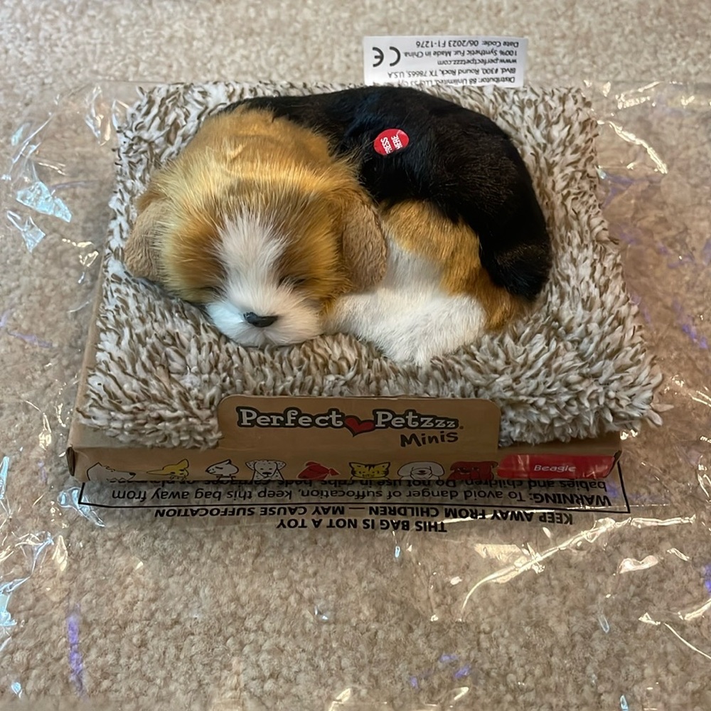 NWT Perfect Petzzz Mini Beagle Puppy Dog SNORES